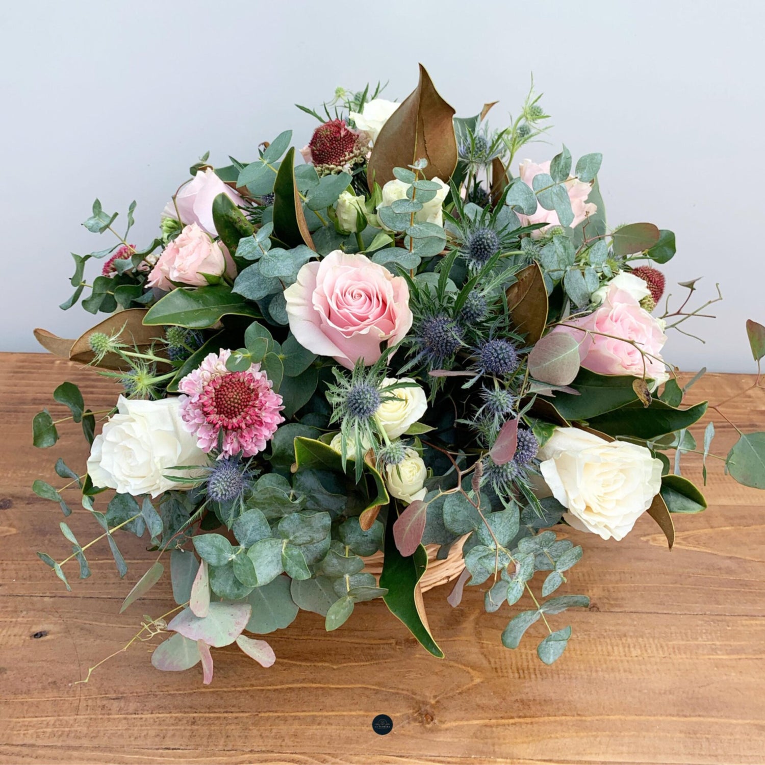 CANASTO MEDIANO TONOS ROSADO-BLANCO