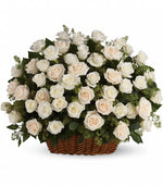 CANASTO PIE DE URNA ROSAS BLANCAS