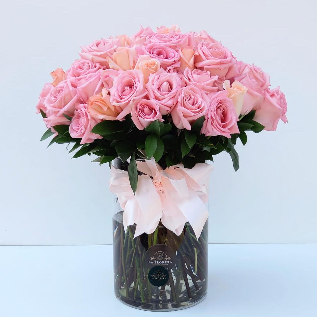 FLORERO DELUXE 50 ROSAS ROSADAS