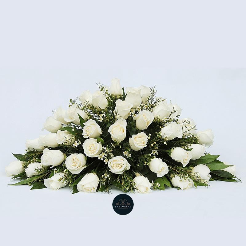 CUBRE URNA CON 25 ROSAS BLANCAS