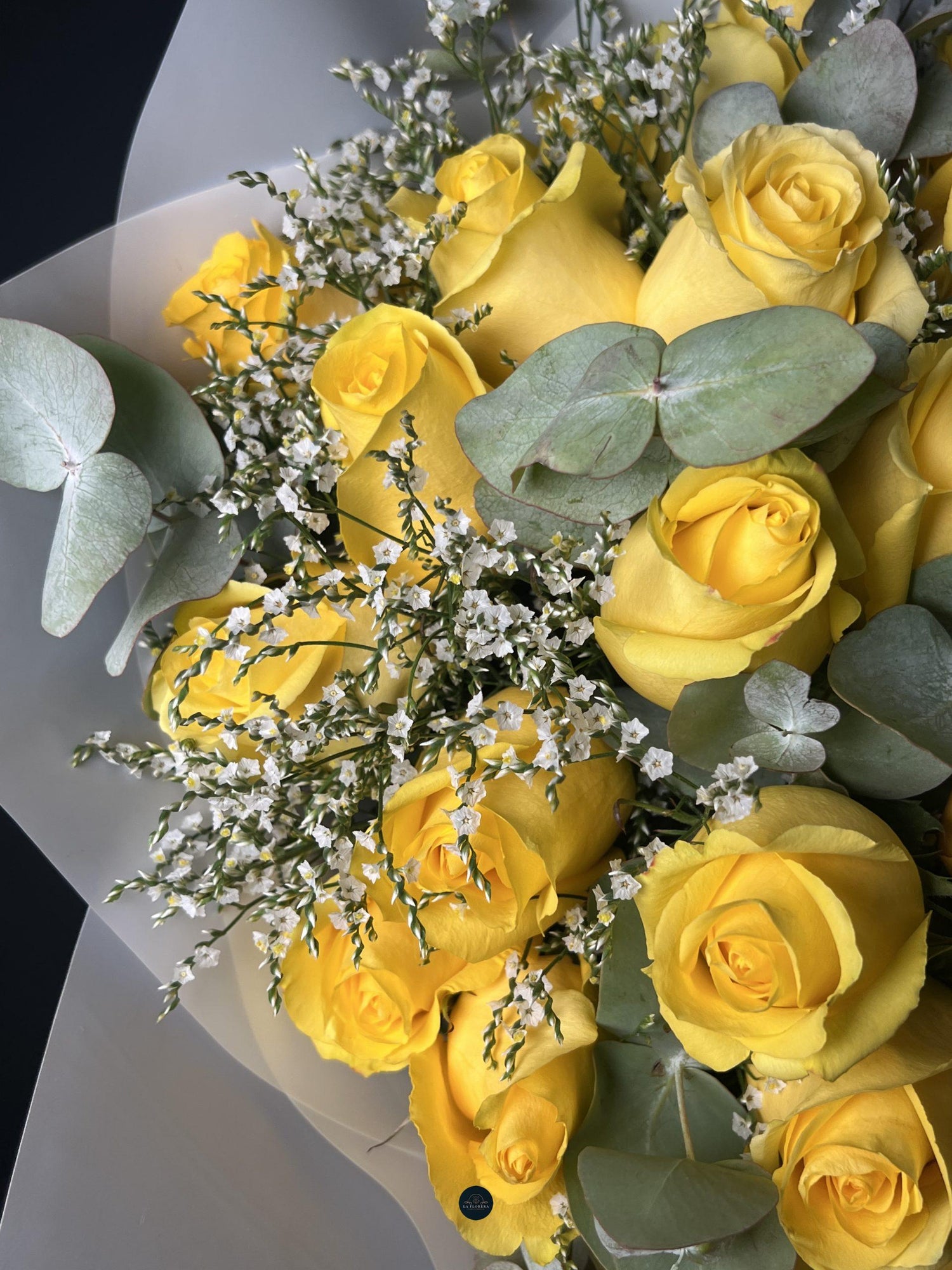 RAMO DELUXE DE ROSAS AMARILLAS Y EUCALIPTO