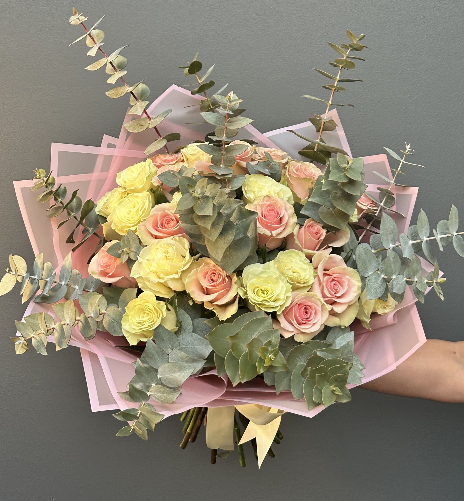 RAMO DELUXE CREAM ROSES