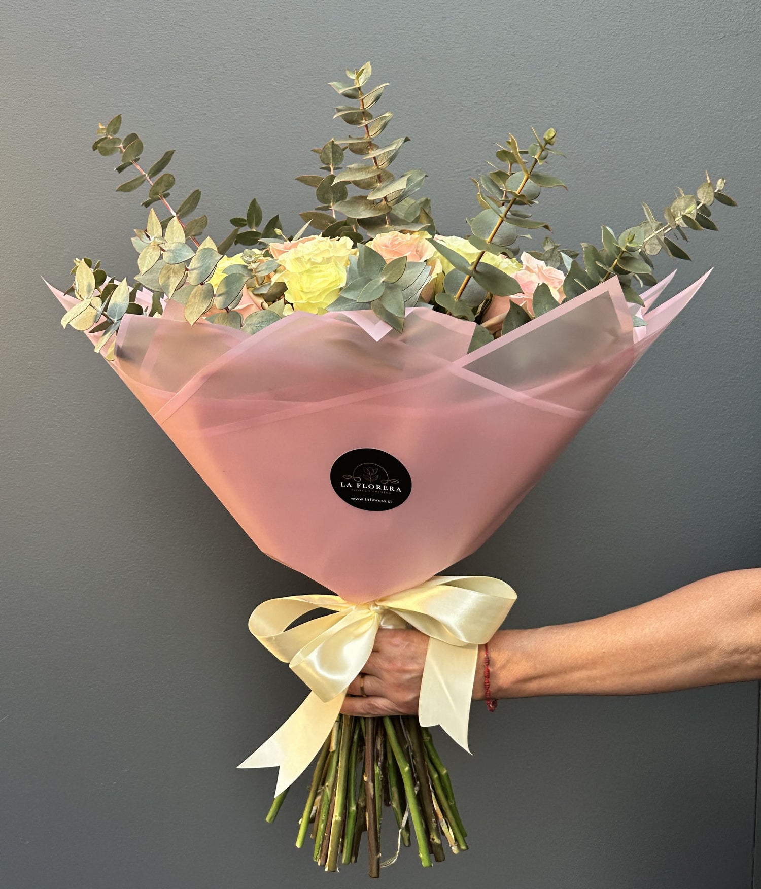 RAMO DELUXE CREAM ROSES