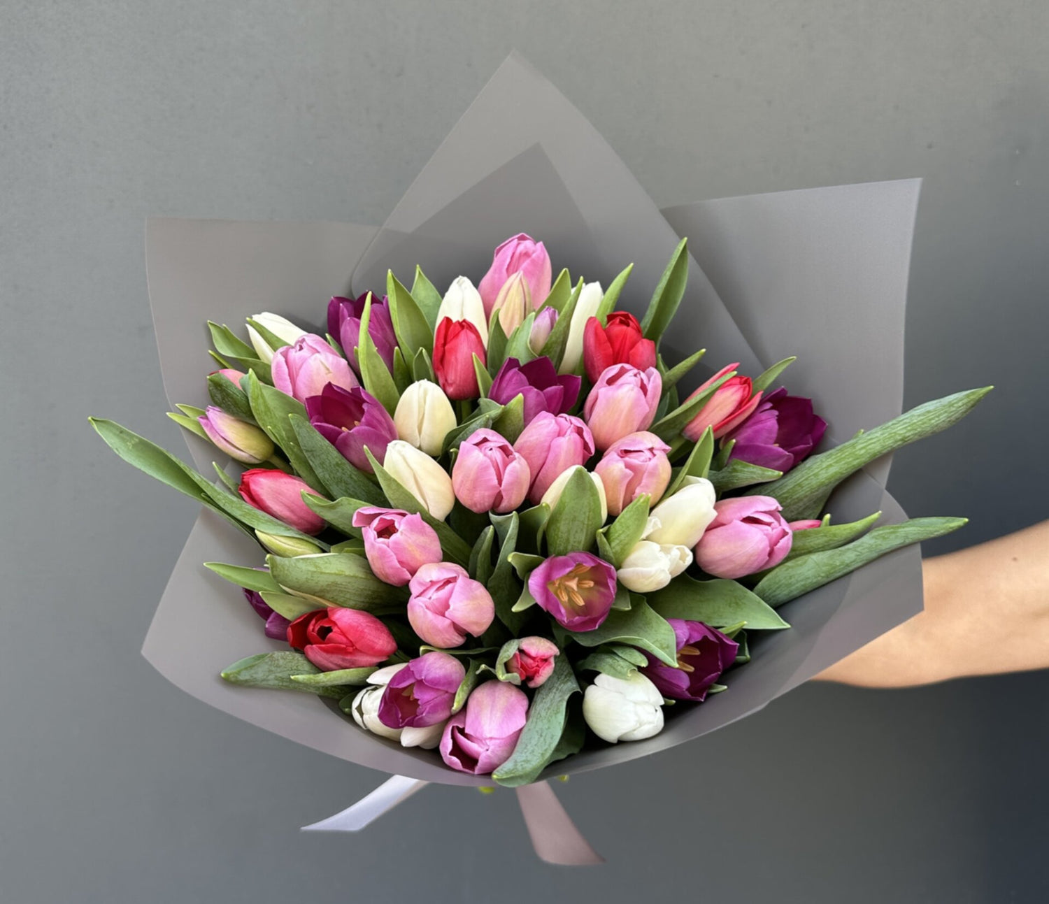 RAMO TULIPANES BLANCO, MORADO, ROSADO Y ROJO 40 VARAS