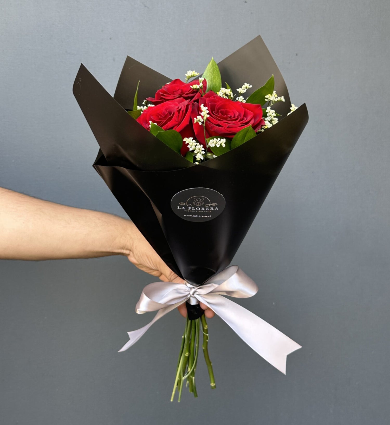 RAMO ROSAS ROJAS 3 VARAS Y LIMONIUM