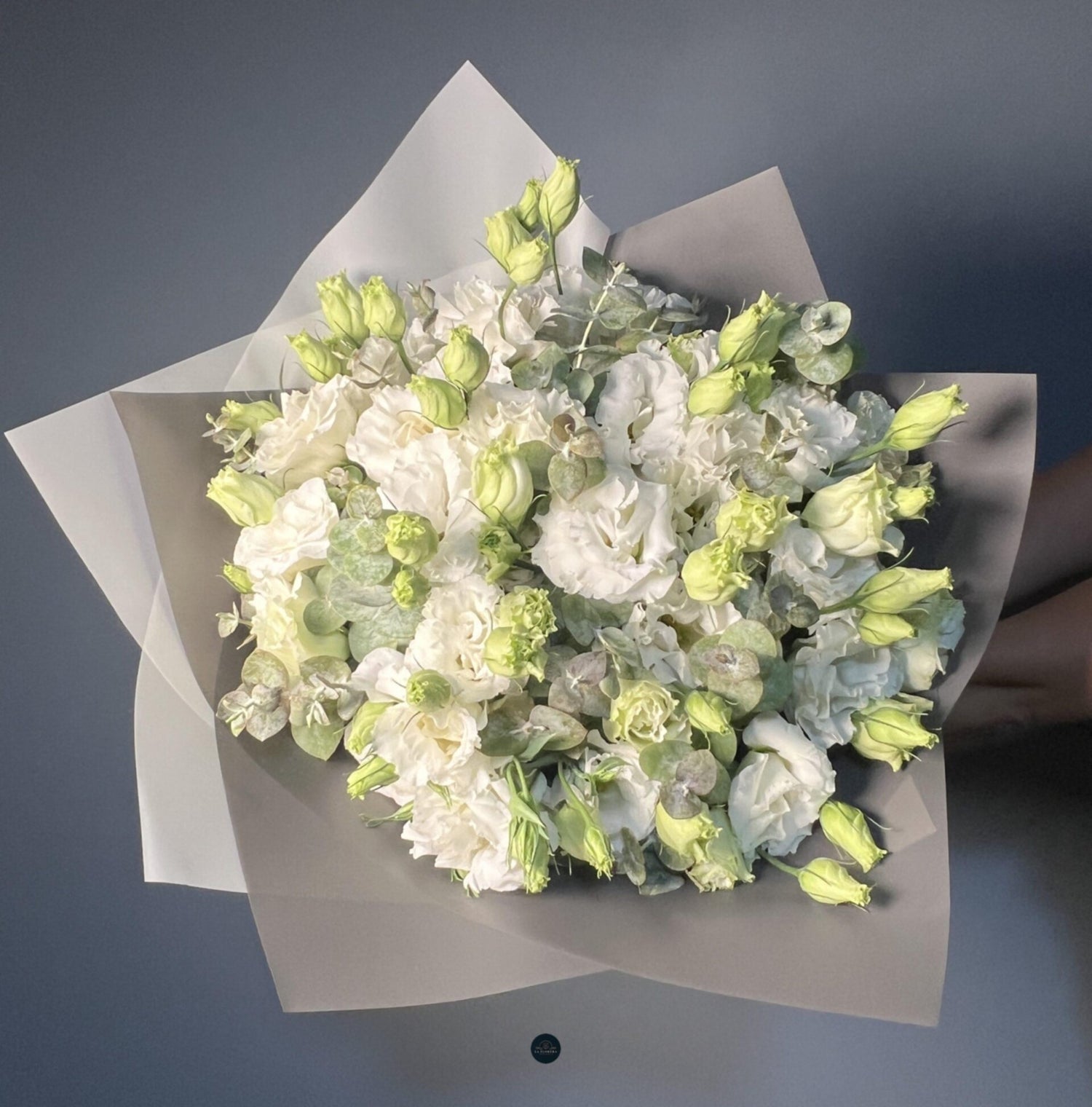 RAMO LISIANTHUS BLANCOS Y EUCALIPTO