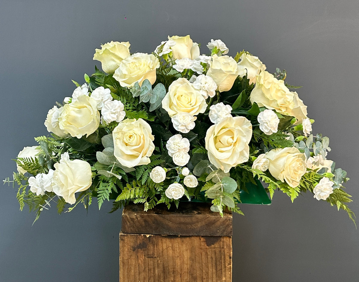 CUBRE URNA 25 ROSAS BLANCAS