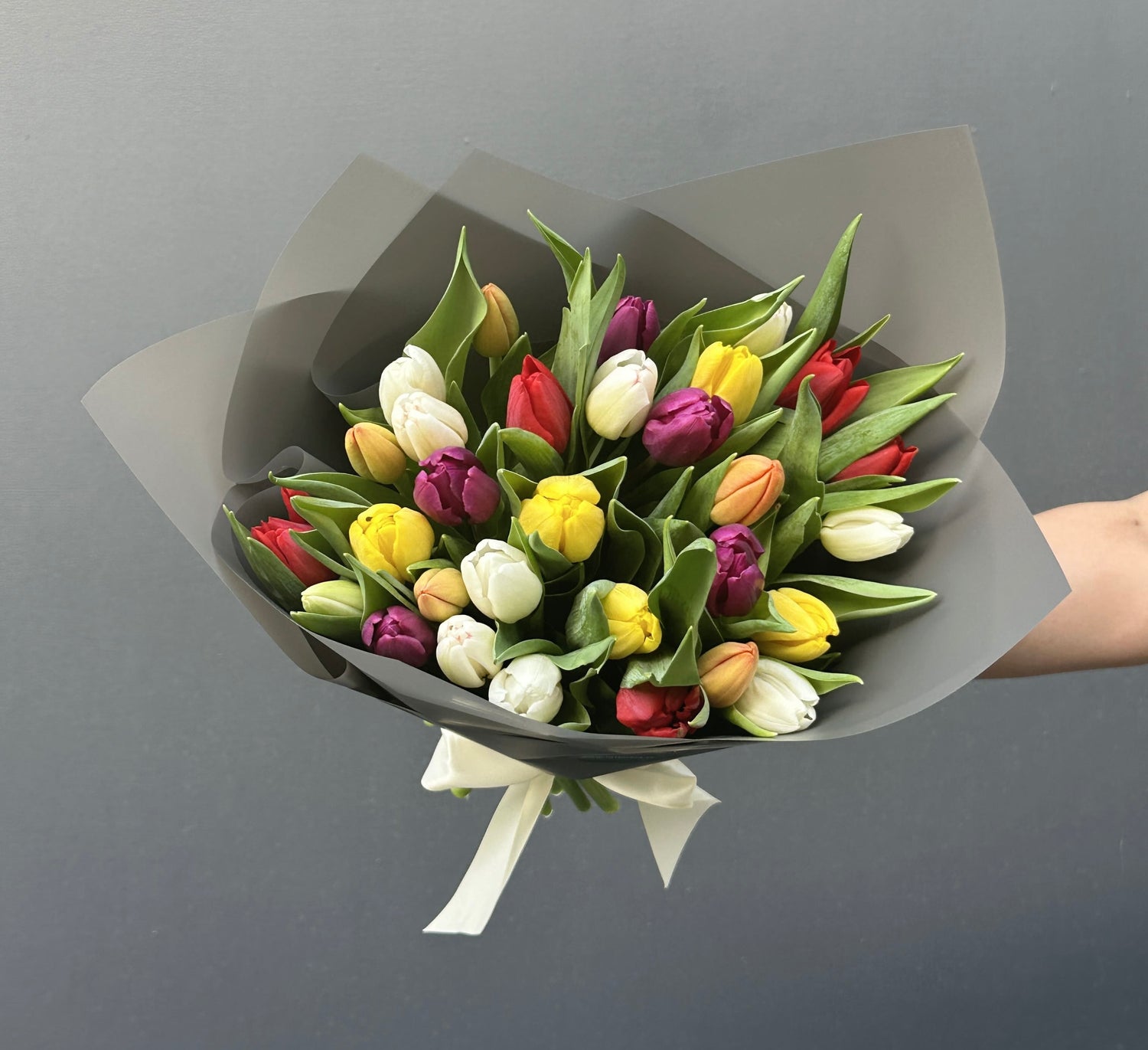 RAMO TULIPANES MIX COLOR 30 VARAS