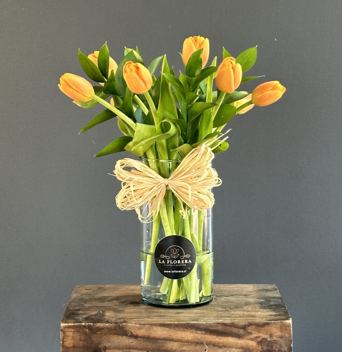 30 Tulipanes en Florero